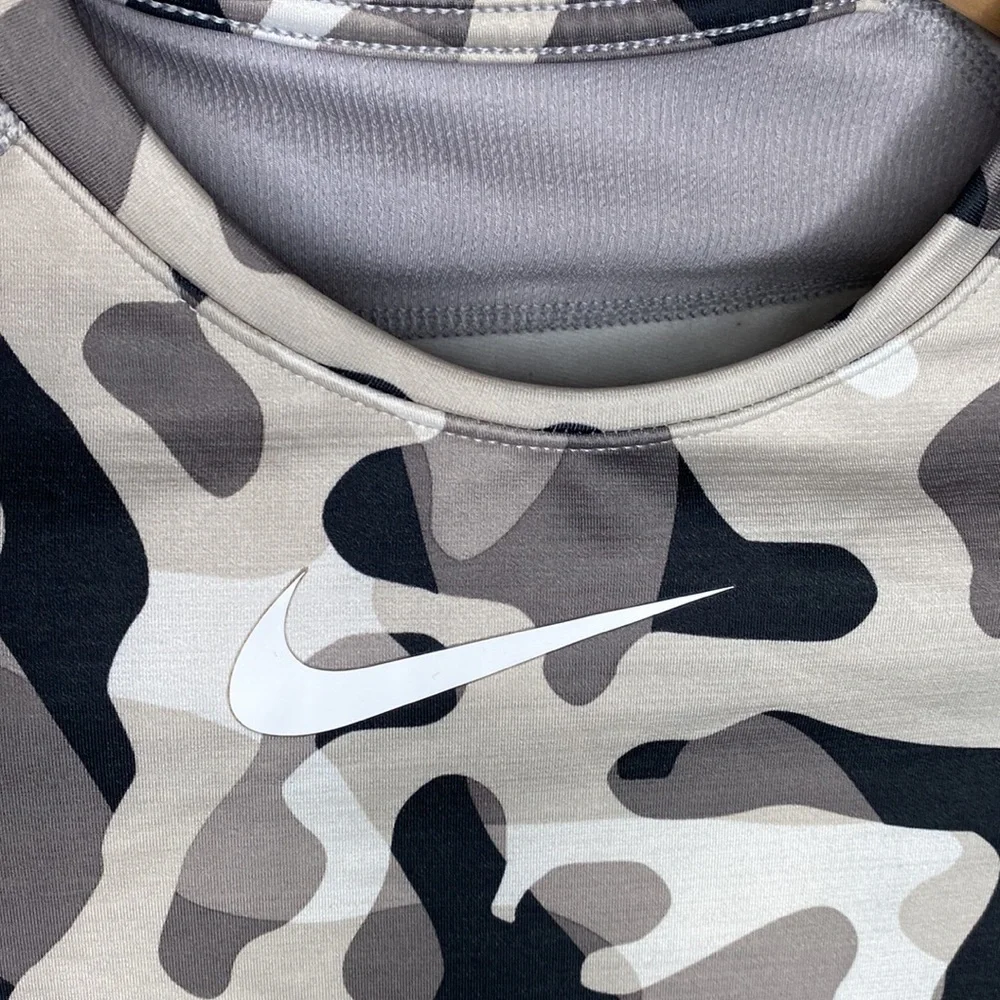 Nike Dri Fit Long Sleeve Camo Print Stretch Training Fleece lined Shirt size M